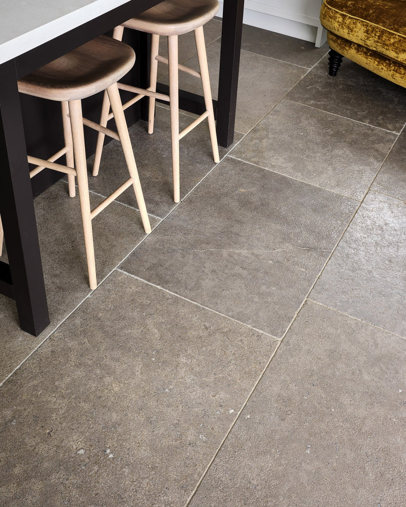 Kimmeridge Limestone Paving Tumbled & Etched Finish|||kimmeridge-limestone-tumbled-and-etched-finish, kimmeridge-limestone-tumbled-and-etched-finish-1