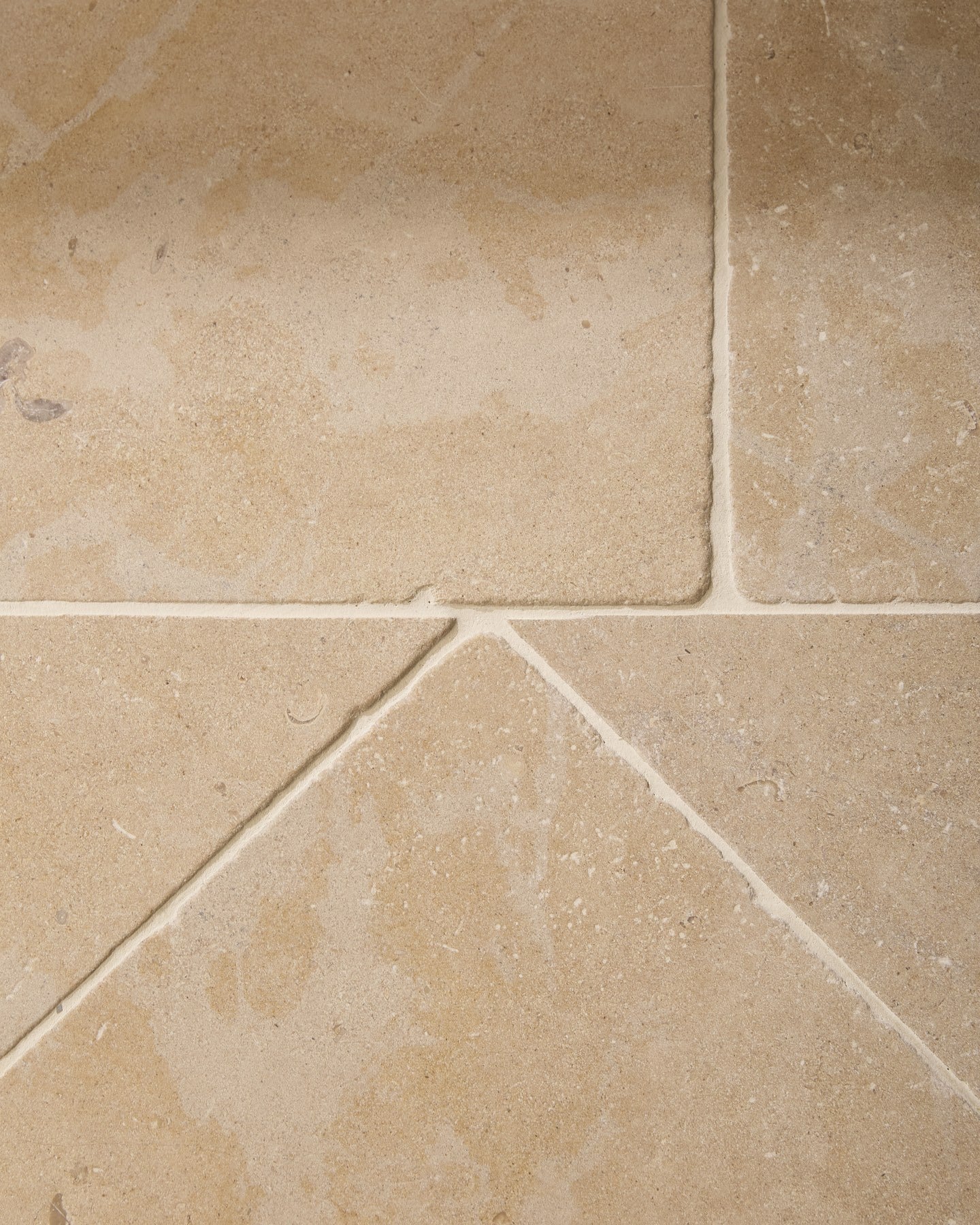 Lacock Limestone Tumbled Finish