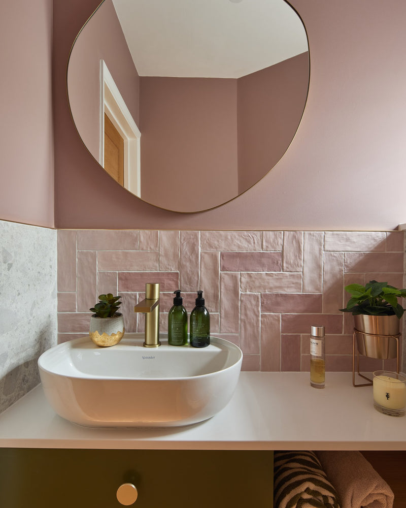 Oasis Ceramic Pink Gloss||Credit: Bathroom Eleven|