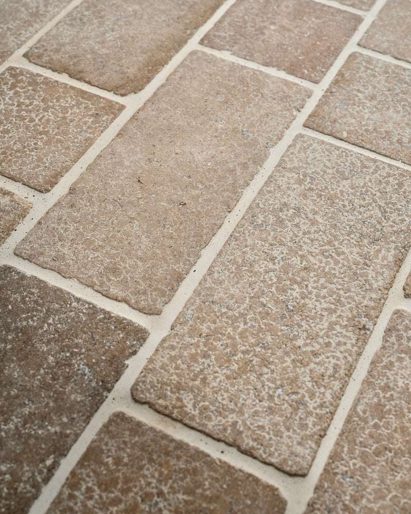 Wychwood Limestone Tumbled & Etched Cobble