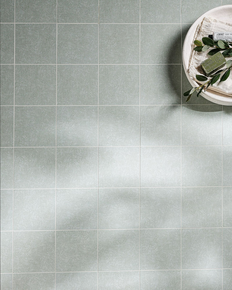 Aventuras Olive Field Porcelain|||
