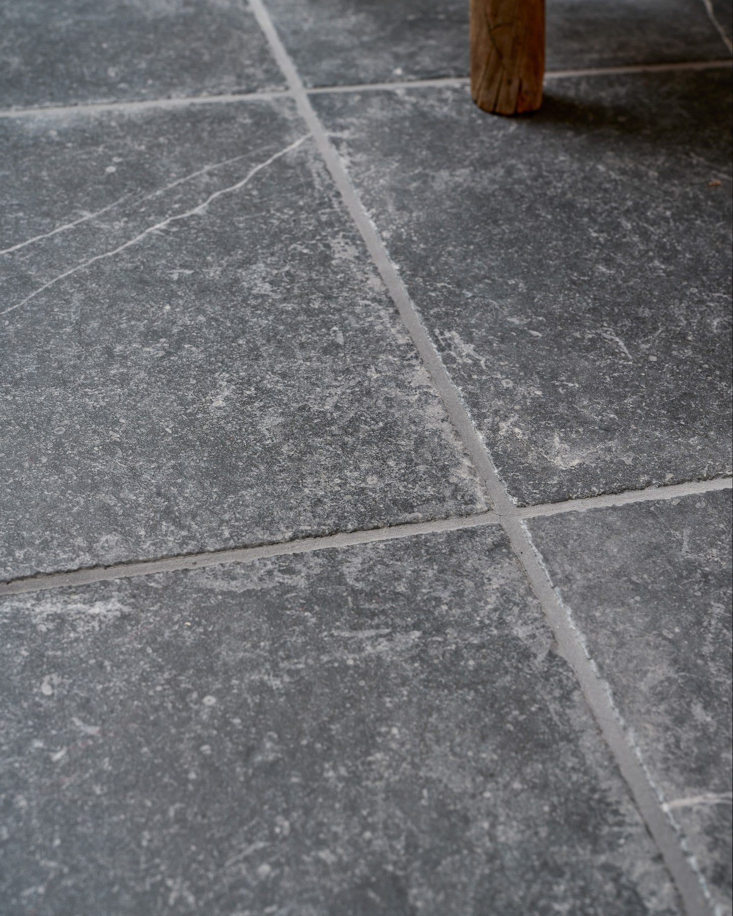 Ludlow Porcelain Charcoal