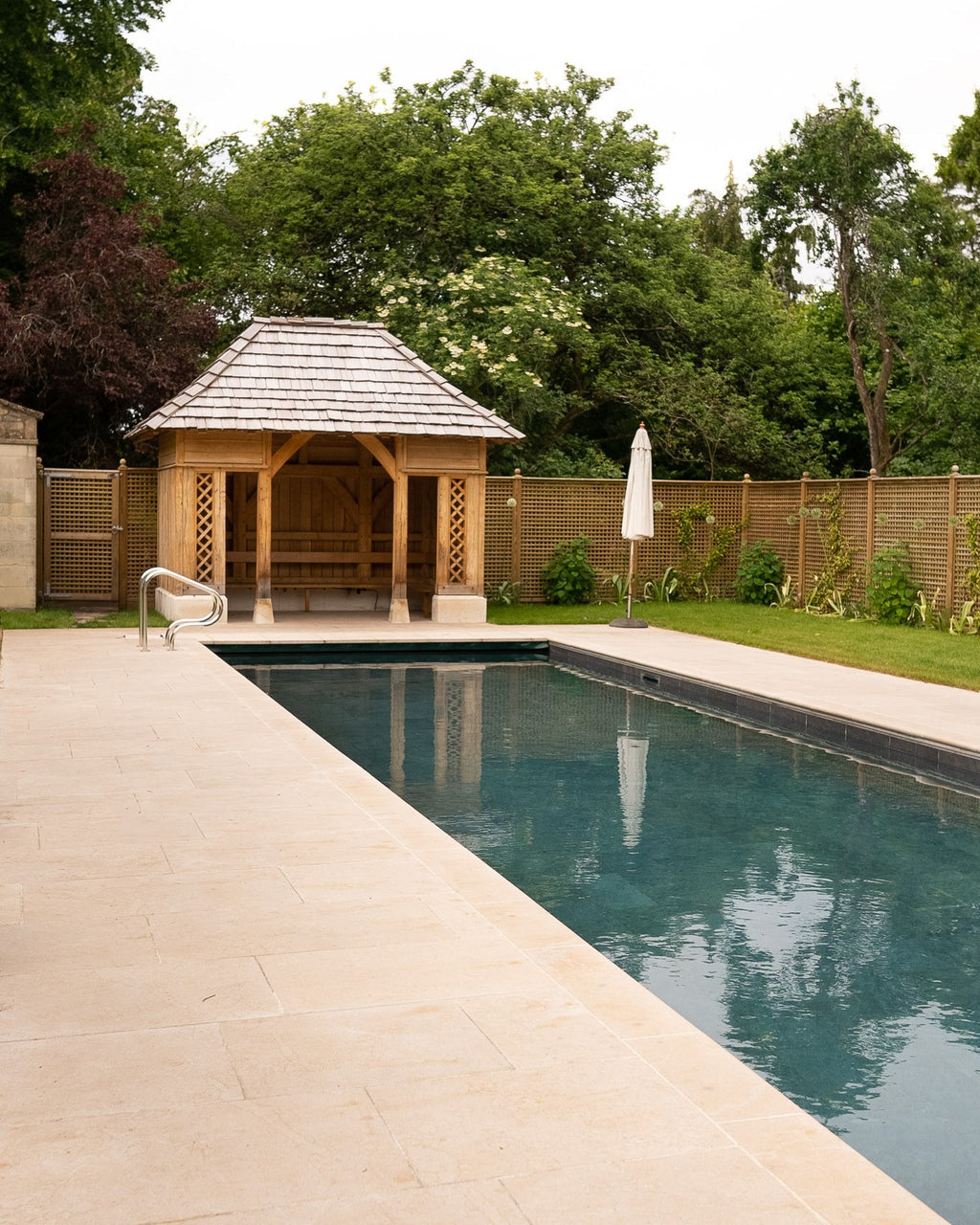 Buscot Limestone Etched Bullnose Coping
