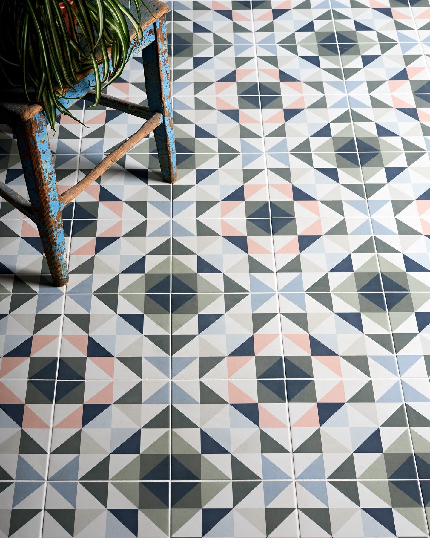Kaleidoscope Porcelain Skipper