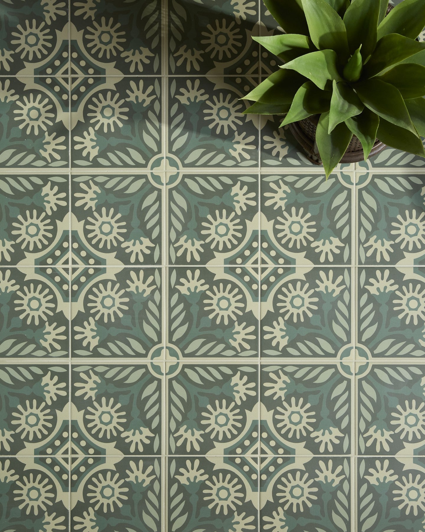 Indirah Porcelain Emerald