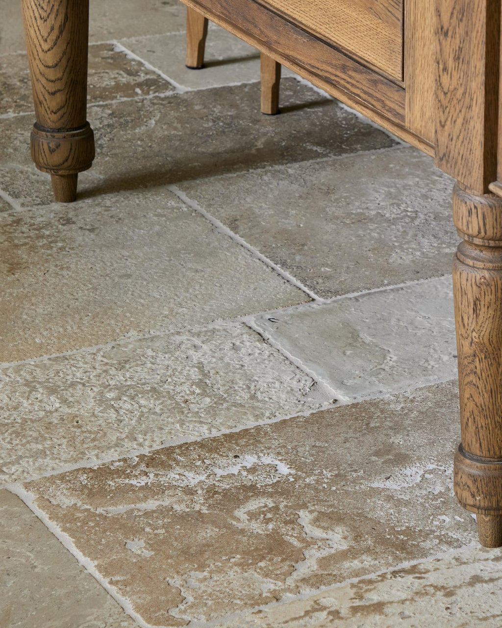 Vieux Bourgogne Limestone Ancient Finish
