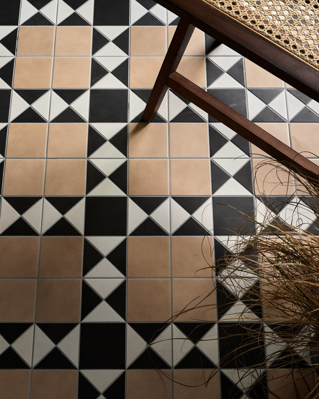 Victorian Style™ Porcelain Finchley Pattern Sandstone