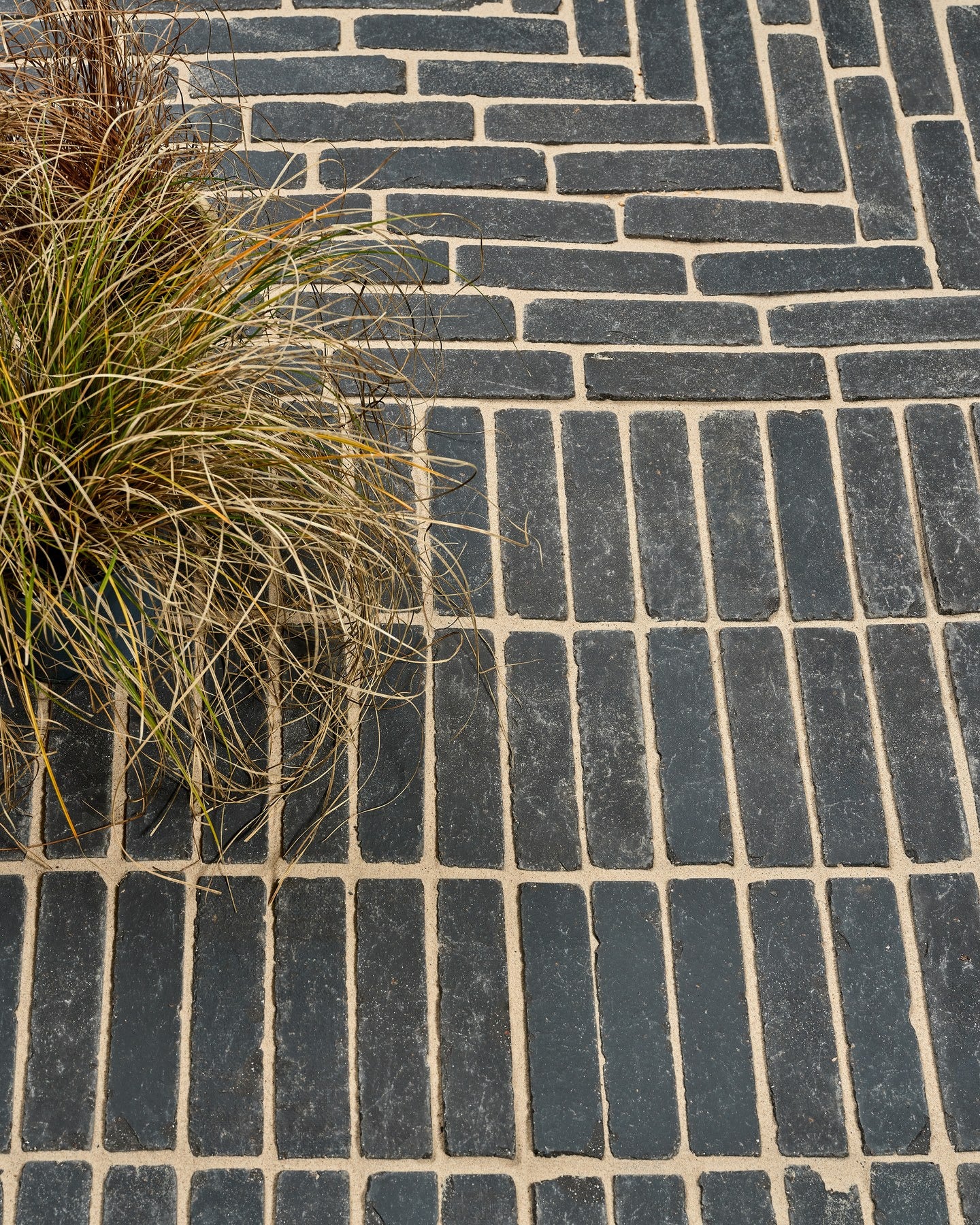 Flanders Charcoal Tumbled Clay Pavers