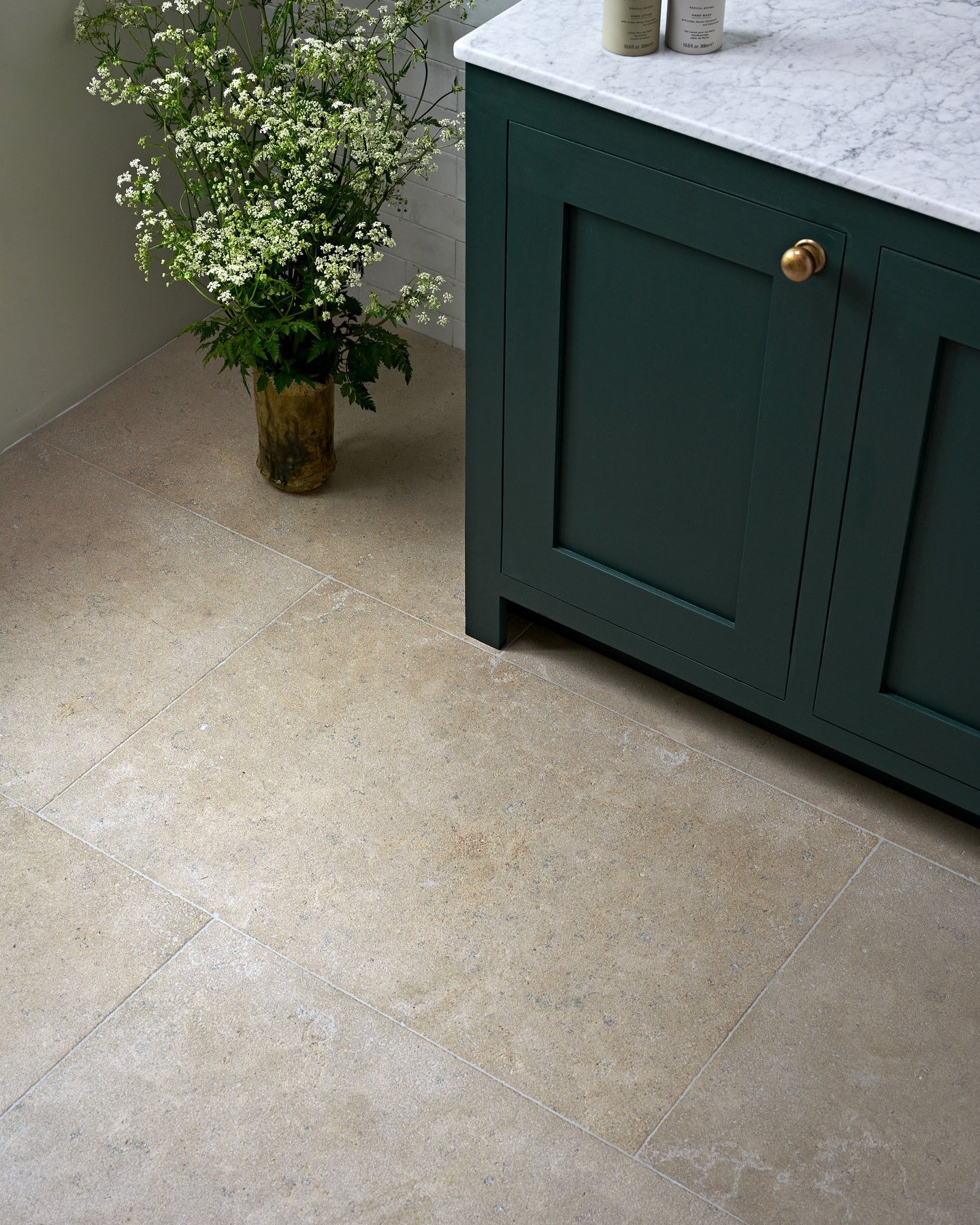 Wychwood Limestone Velvet Finish