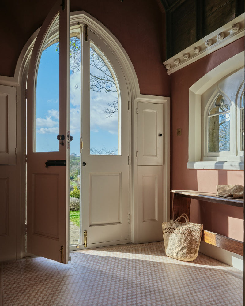 Aventuras Ziggy Border Terracotta Porcelain||Paired with Malla Terracotta|aventuras-malla-terracotta-porcelain