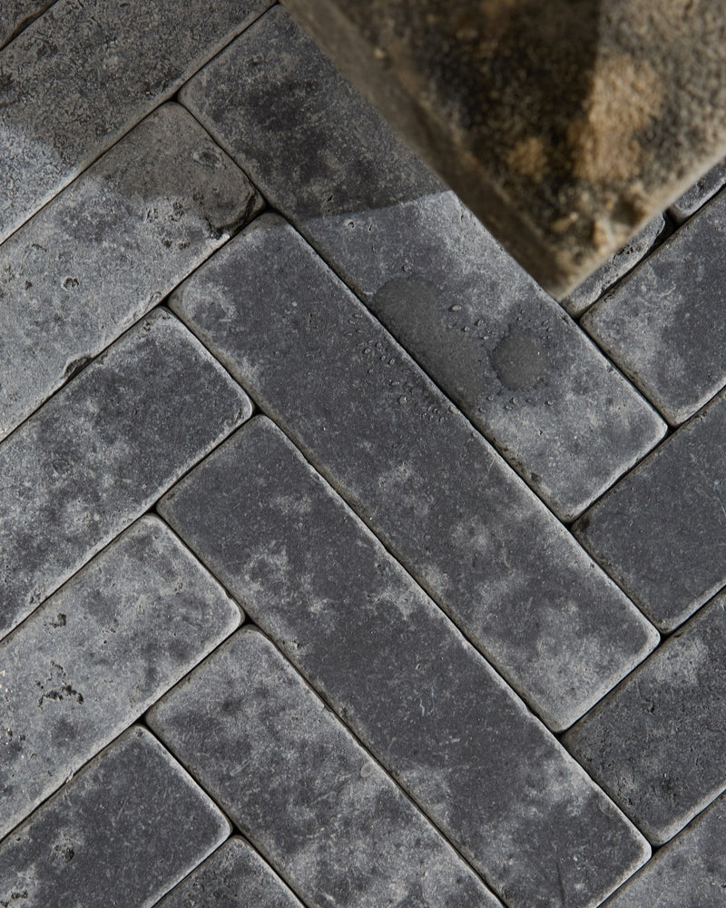 Hazlebury Limestone Tumbled & Etched Klinkers