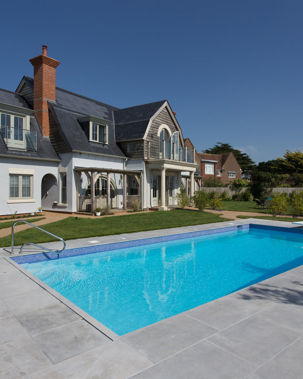 Kimmeridge Limestone Etched Bullnose Coping
