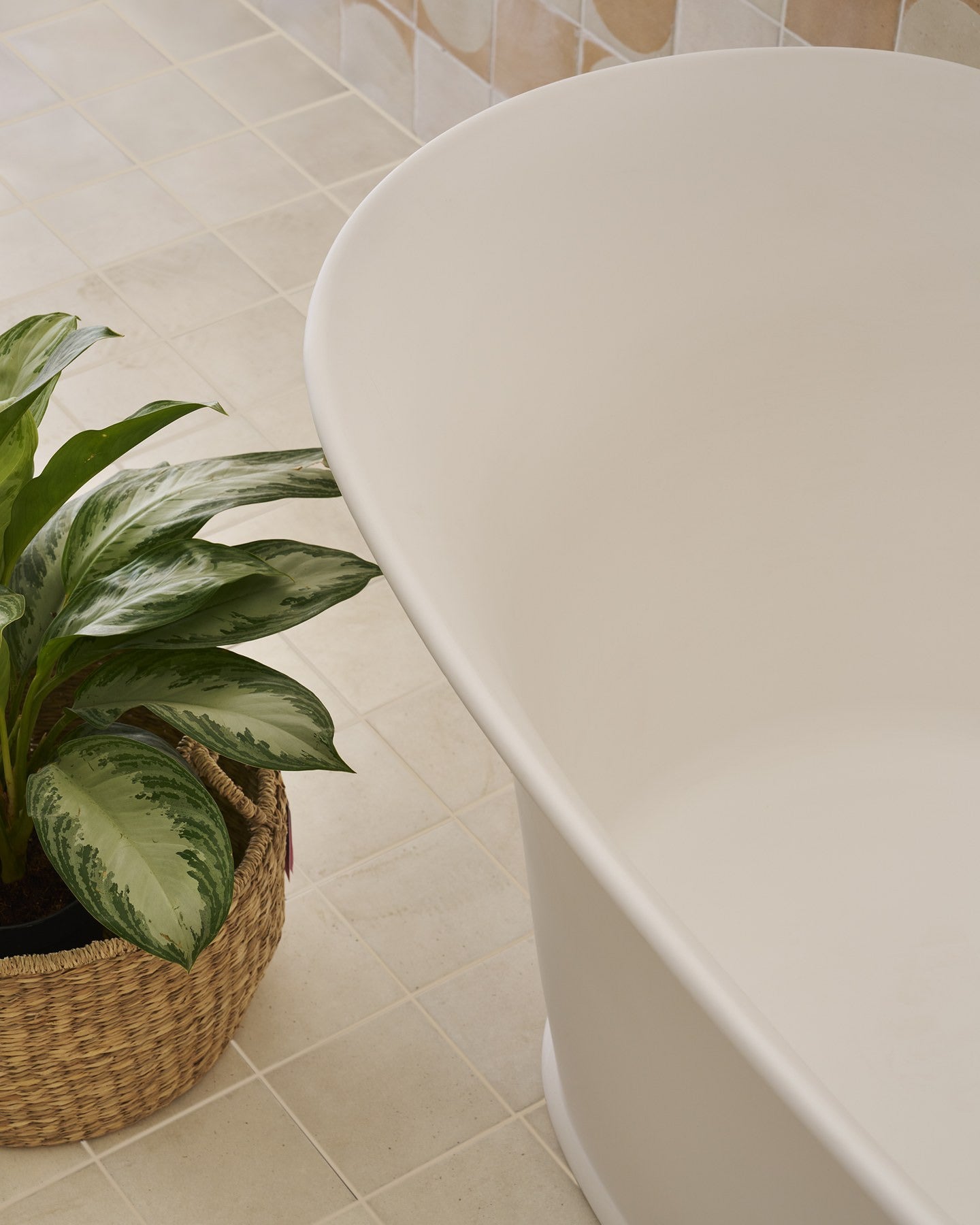 Menara White Porcelain Matt