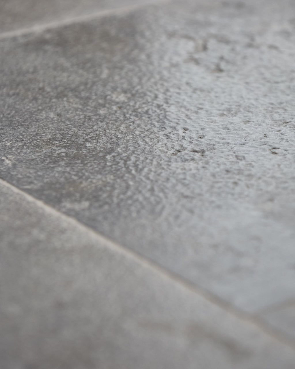 Aquitaine Limestone Seasoned Finish