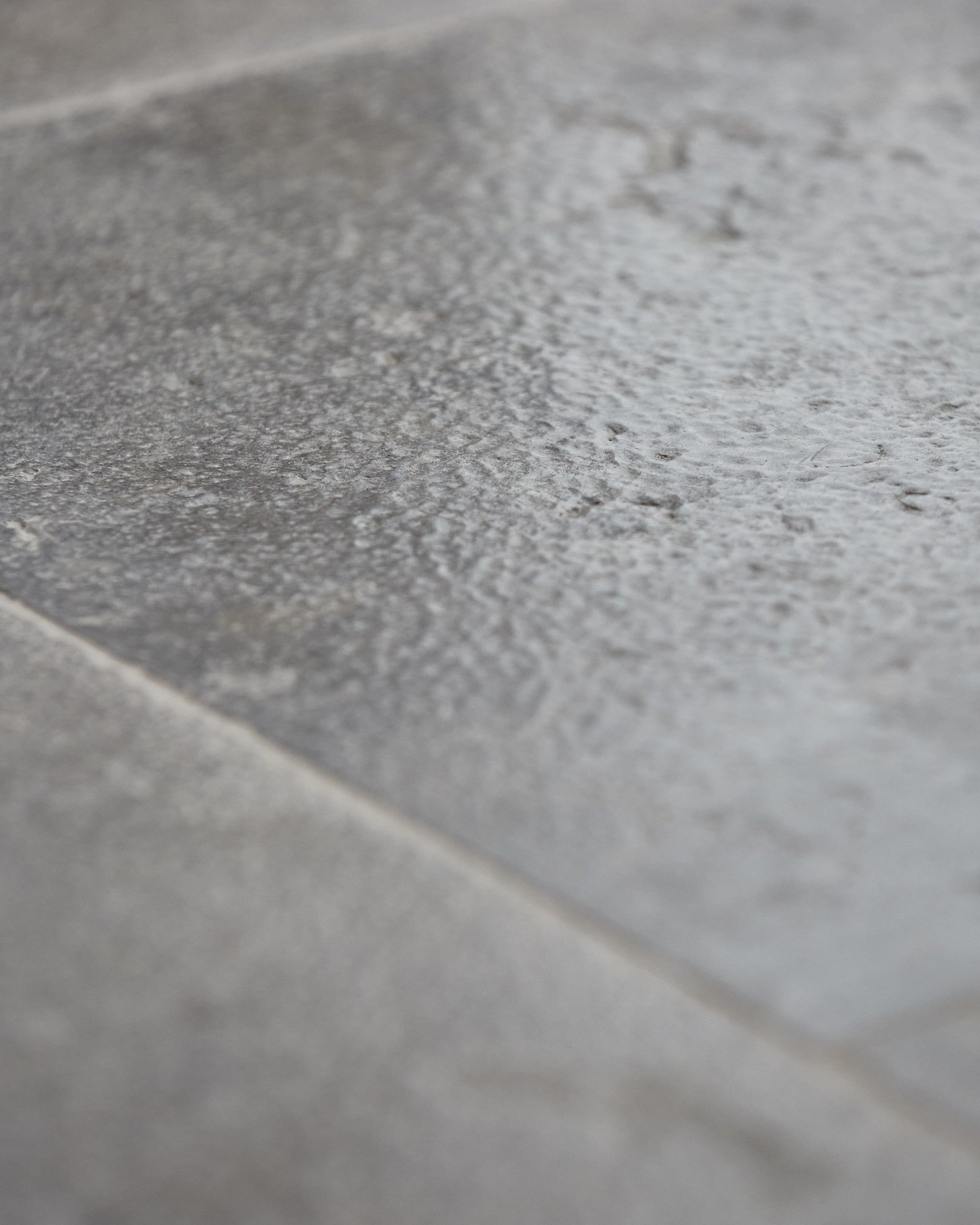 Aquitaine Limestone Seasoned Finish
