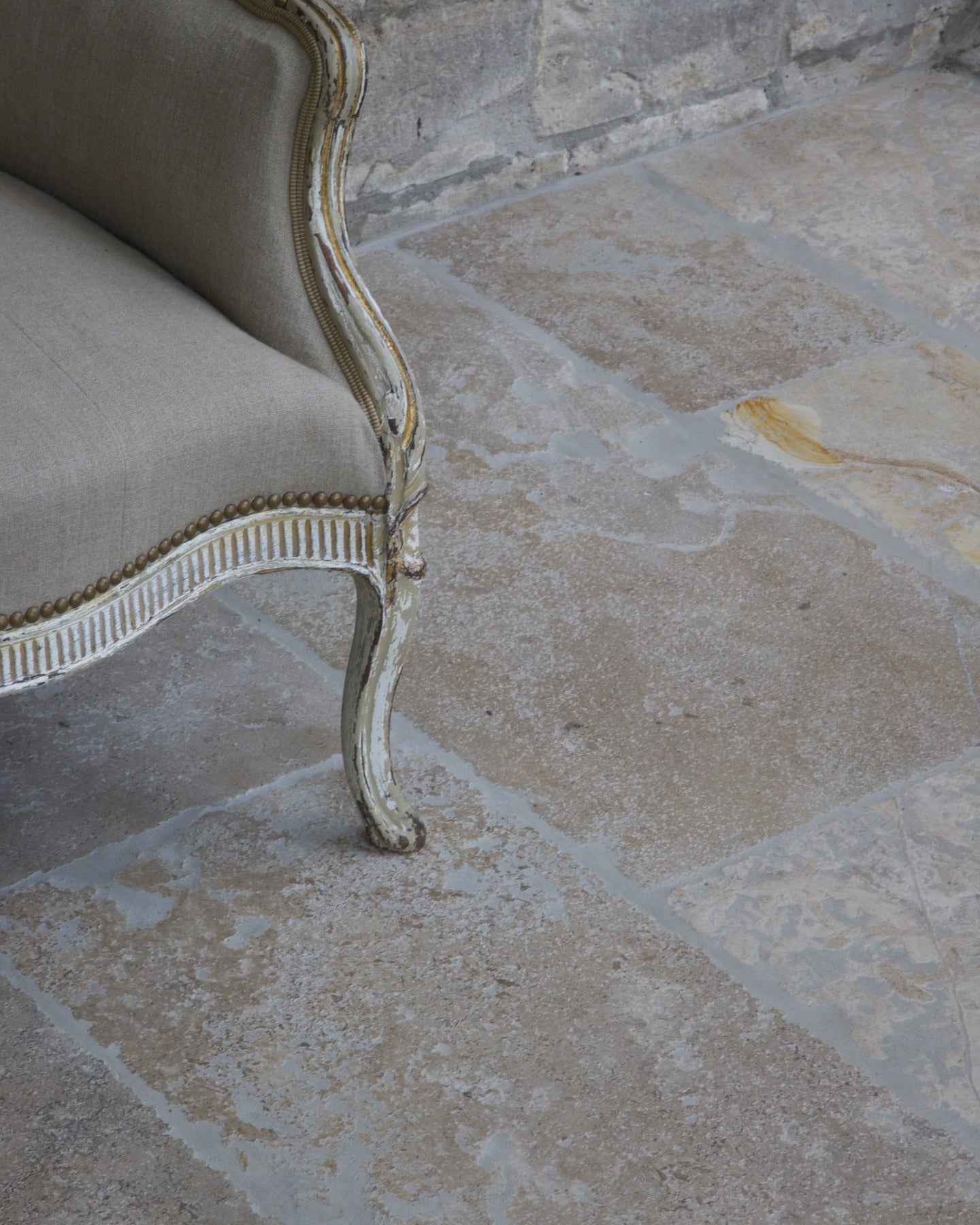 Vieux Bourgogne Limestone Artisan Antiqued Finish