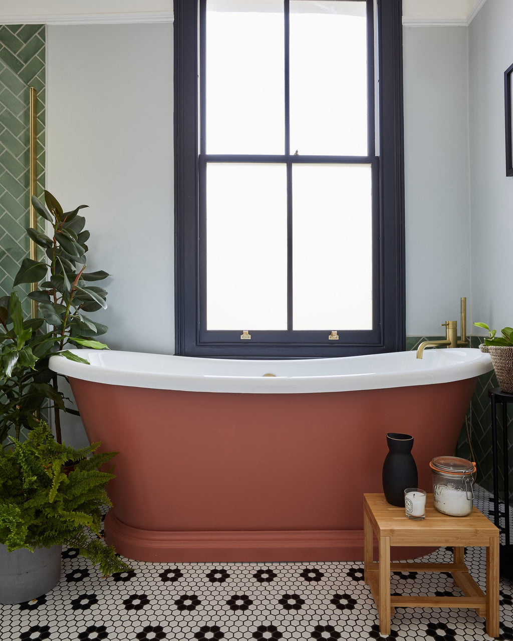 Mono Hex Porcelain Mosaic Daisy