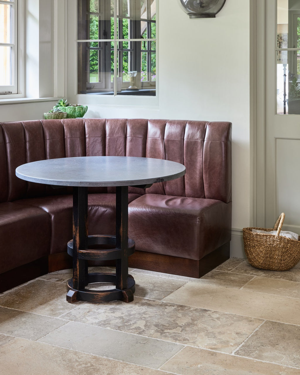 Vieux Bourgogne Limestone Ancient Finish