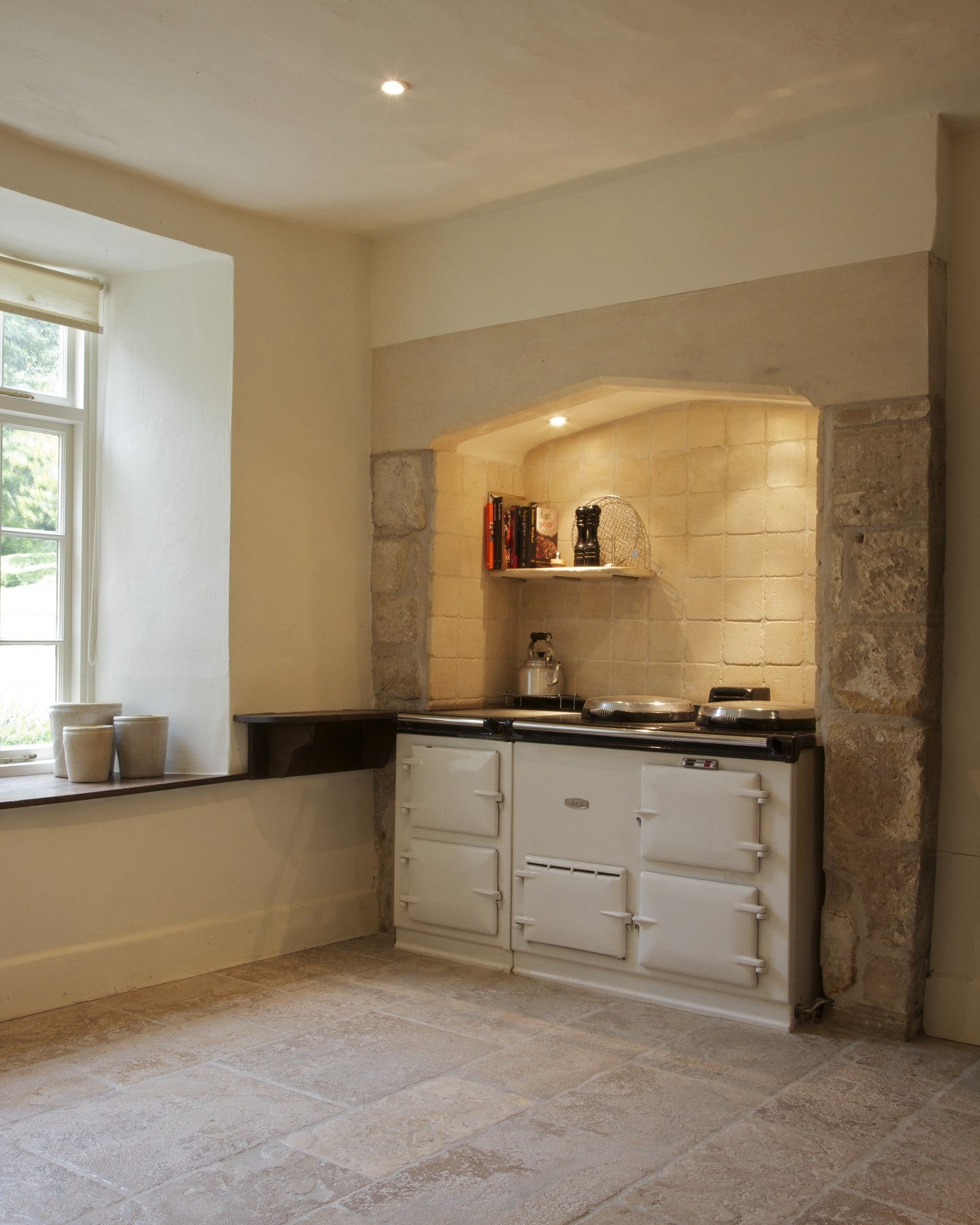 Vieux Bourgogne Limestone Artisan Antiqued Finish