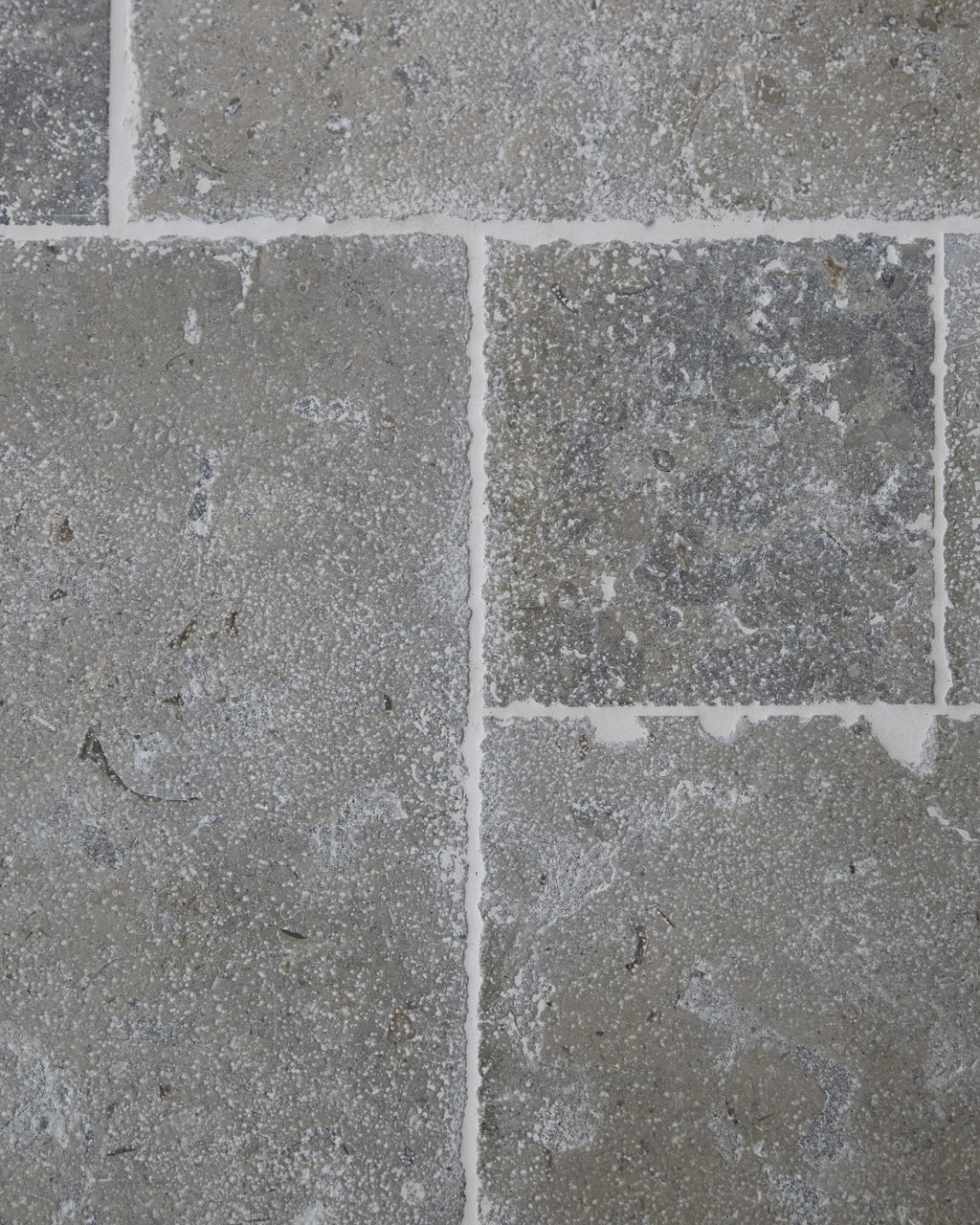 Aquitaine Limestone Seasoned Finish