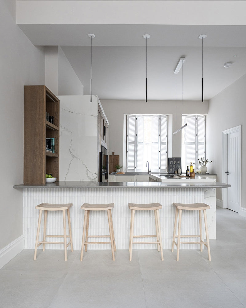 Dorset Porcelain White|Credit: Harvey Jones Kitchens|zen-marble-honed-finish-reed-mosaic