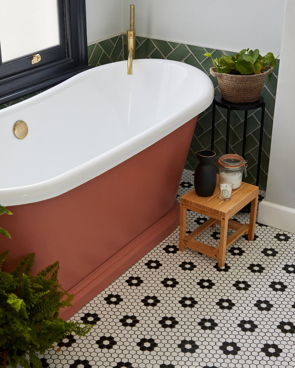 Mono Hex Porcelain Mosaic Daisy
