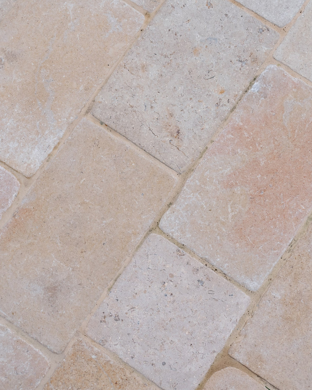 Buscot Limestone Cobble Tumbled & Etched Finish