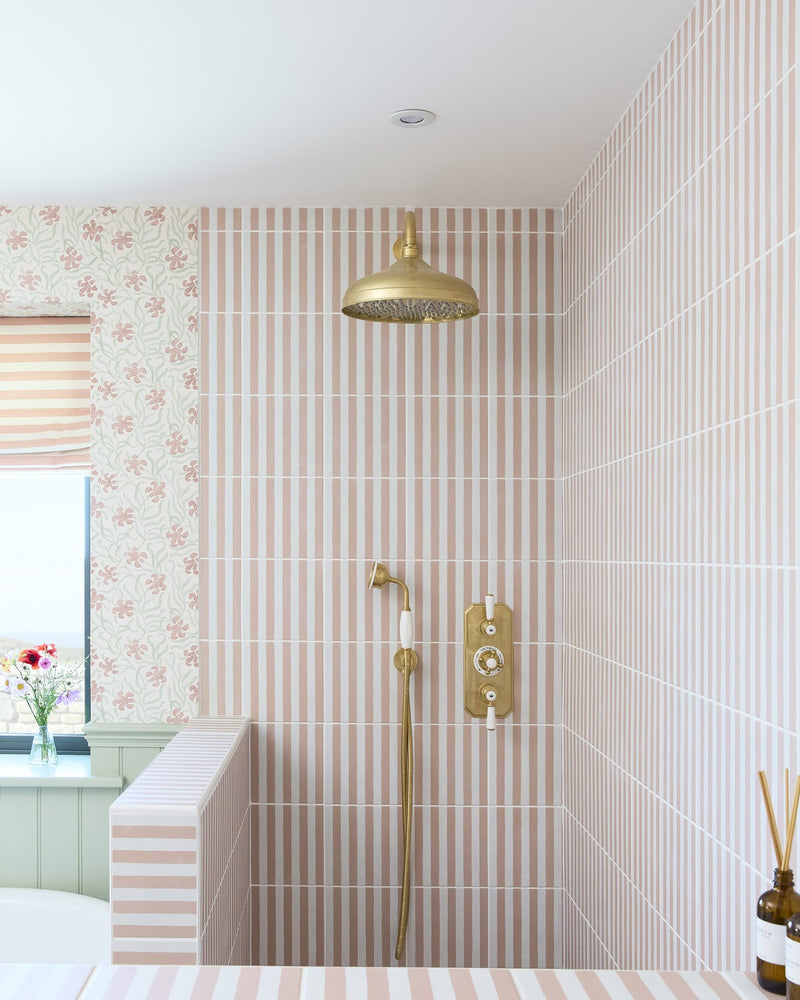 Deck Chair Porcelain Rose||Credit: JJ Bathrooms|