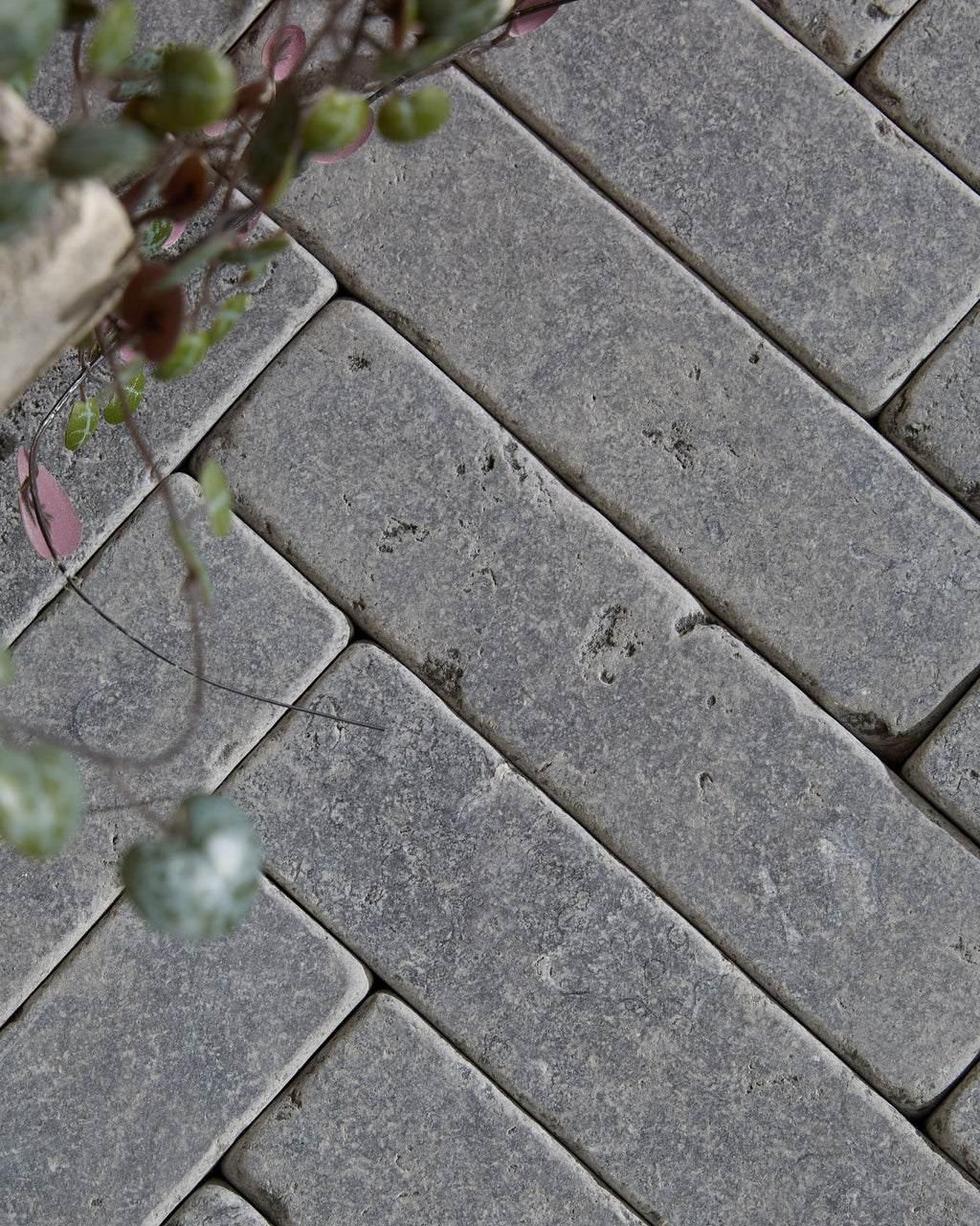 Hazlebury Limestone Tumbled & Etched Klinkers