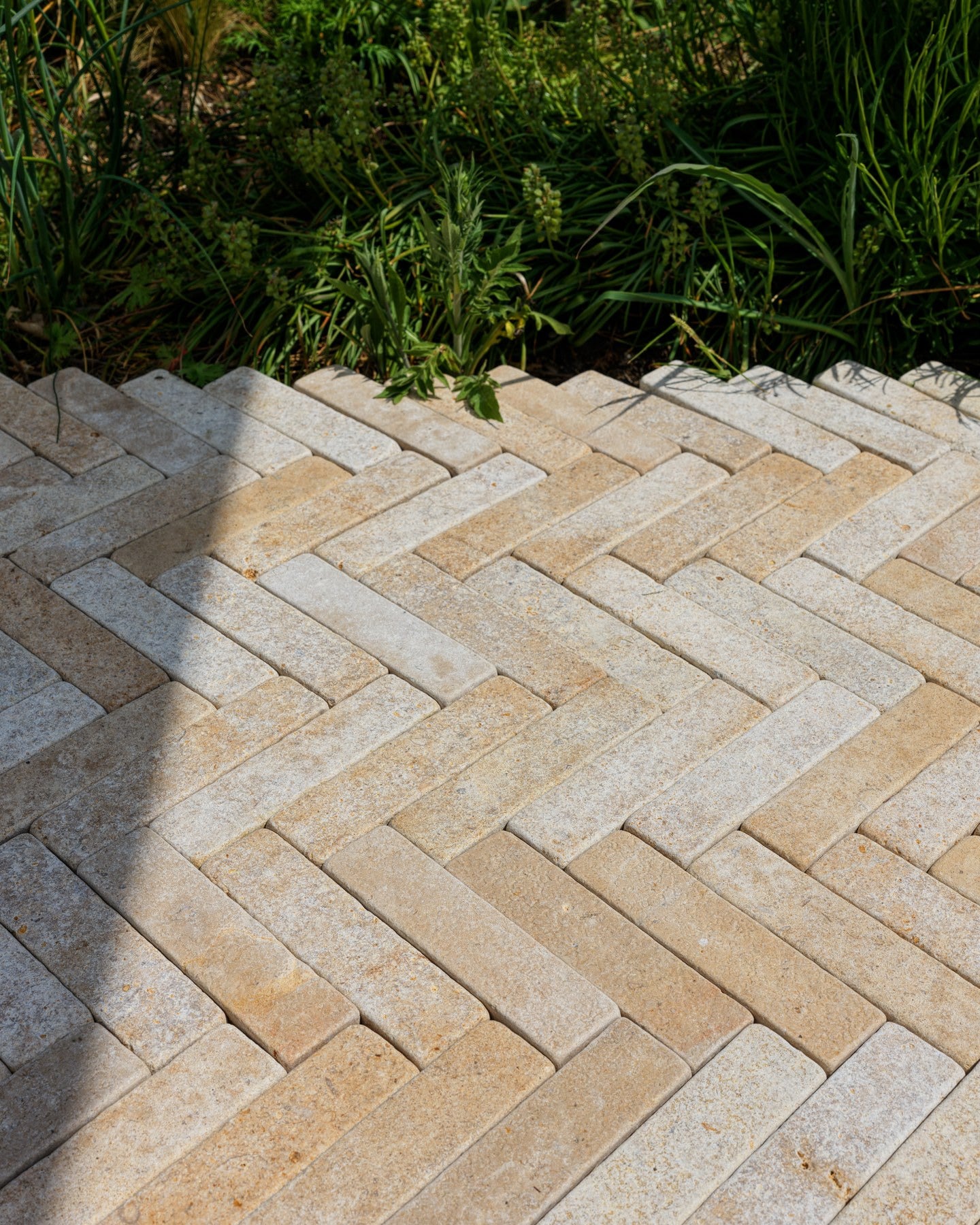 Buscot Limestone Tumbled & Etched Klinkers