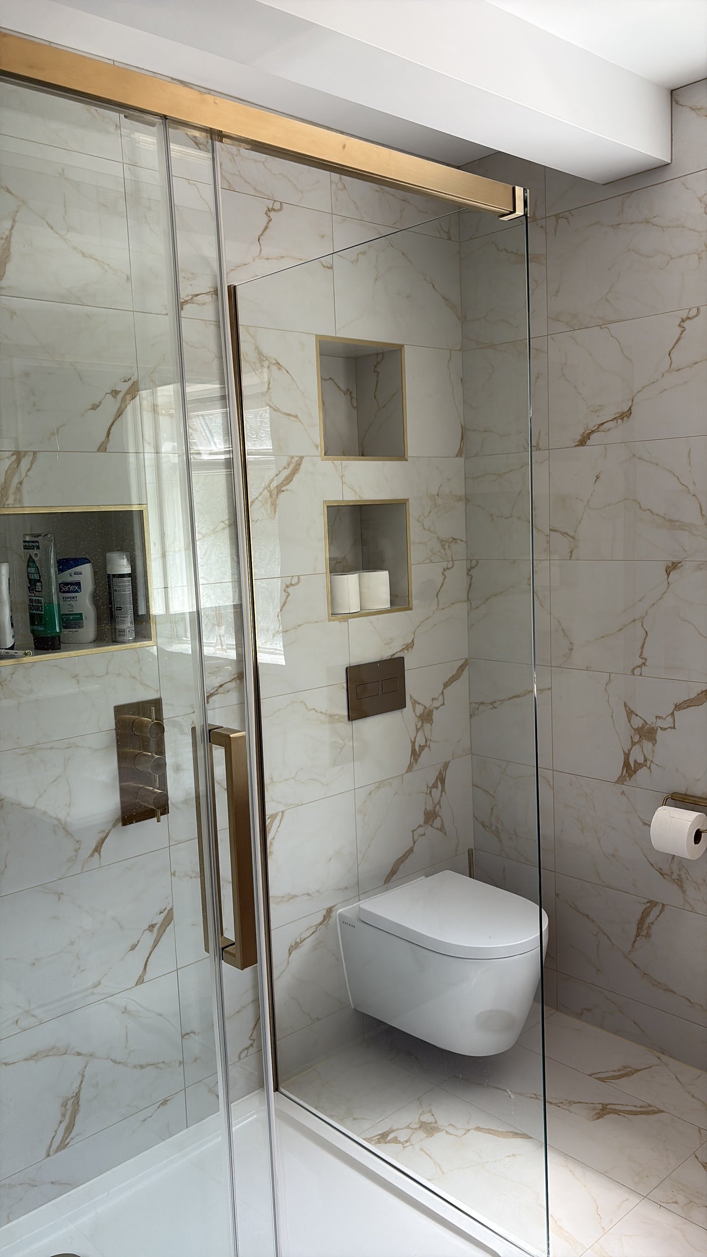 Aromabath Luxury Bathroom Showroom gallery 4