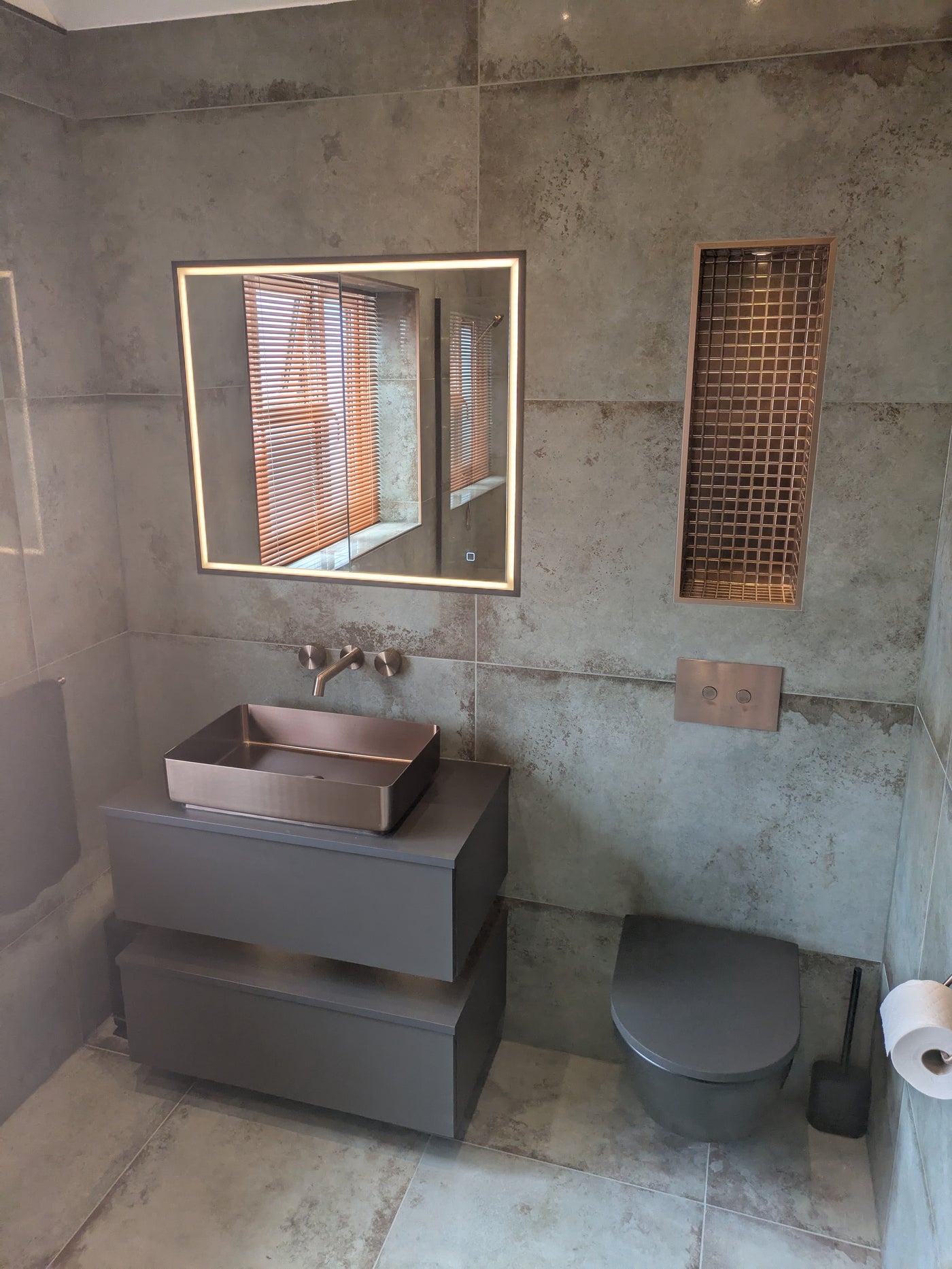 Aromabath Luxury Bathroom Showroom gallery 5
