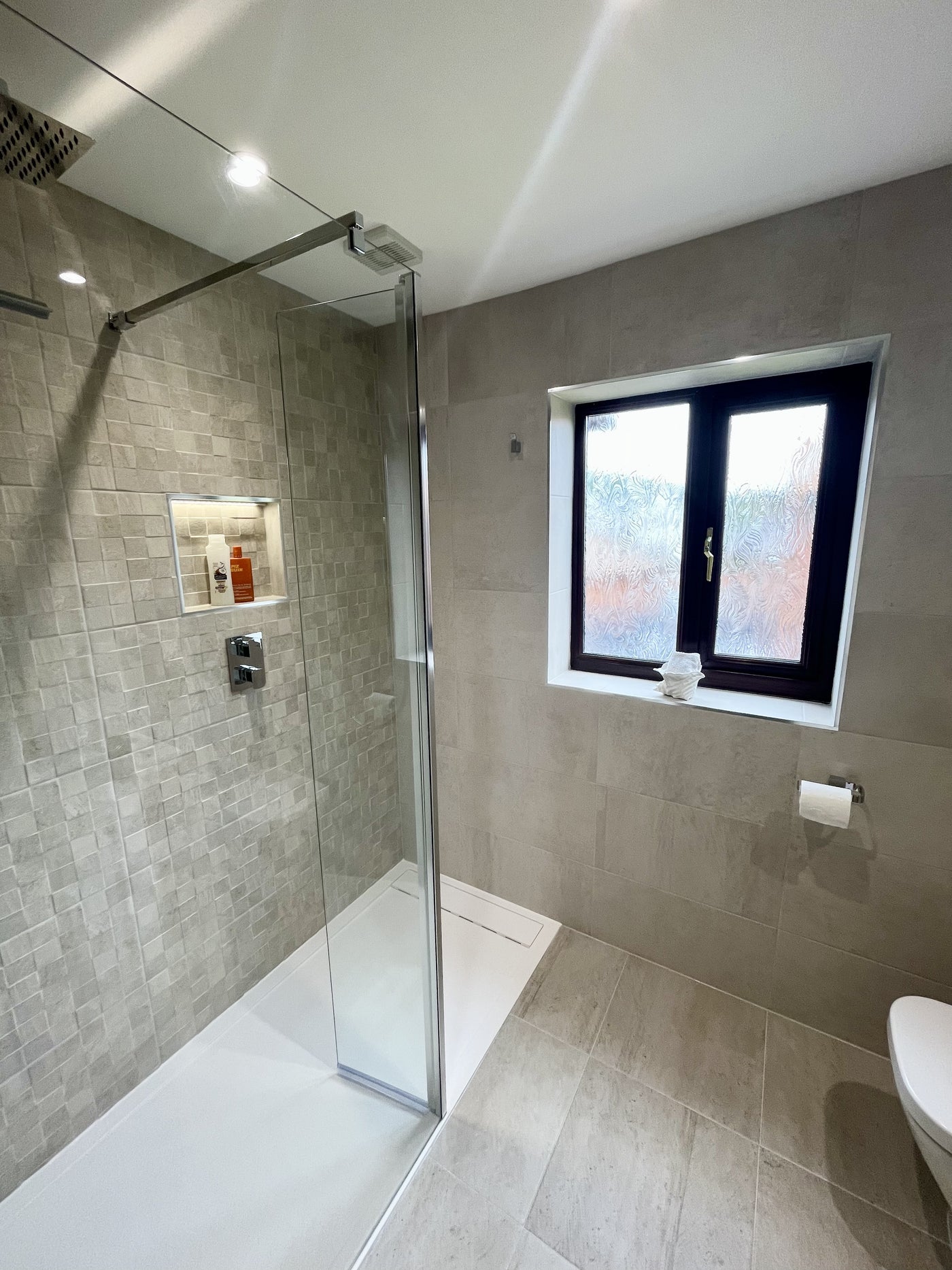 Tw Thomas Bathrooms & Tiles gallery 2
