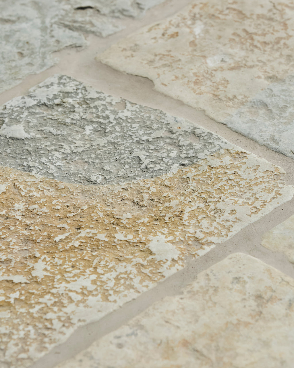 Bruton Limestone Seasoned Pavers