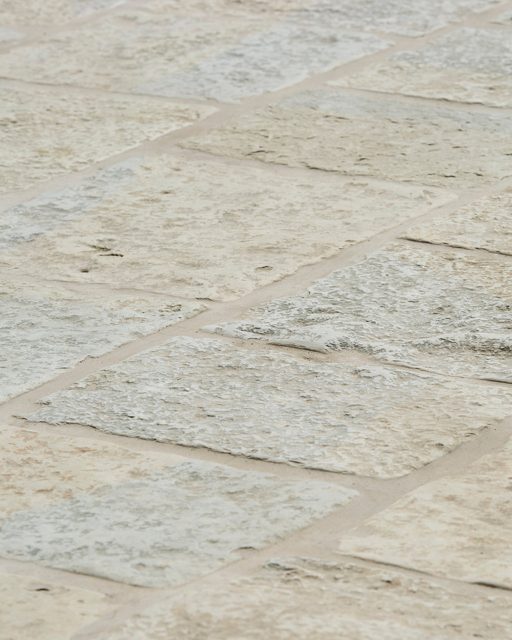 Bruton Limestone Seasoned Pavers
