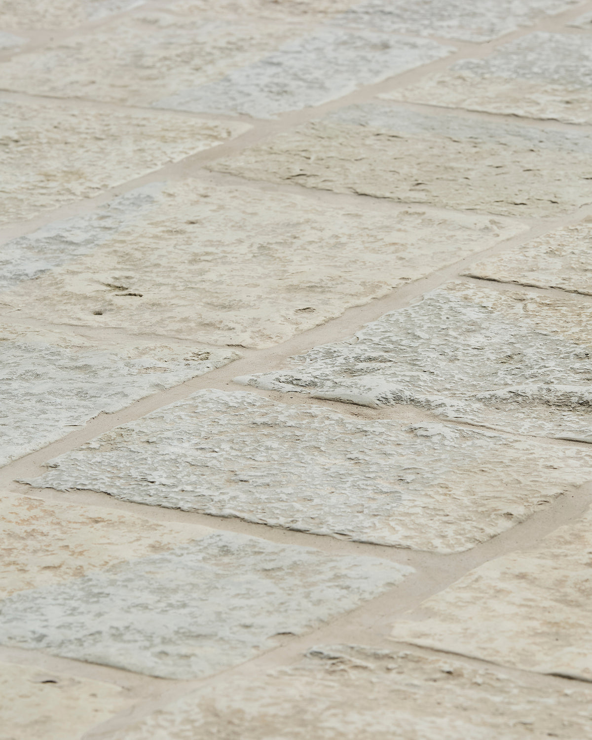 Bruton Limestone Seasoned Pavers