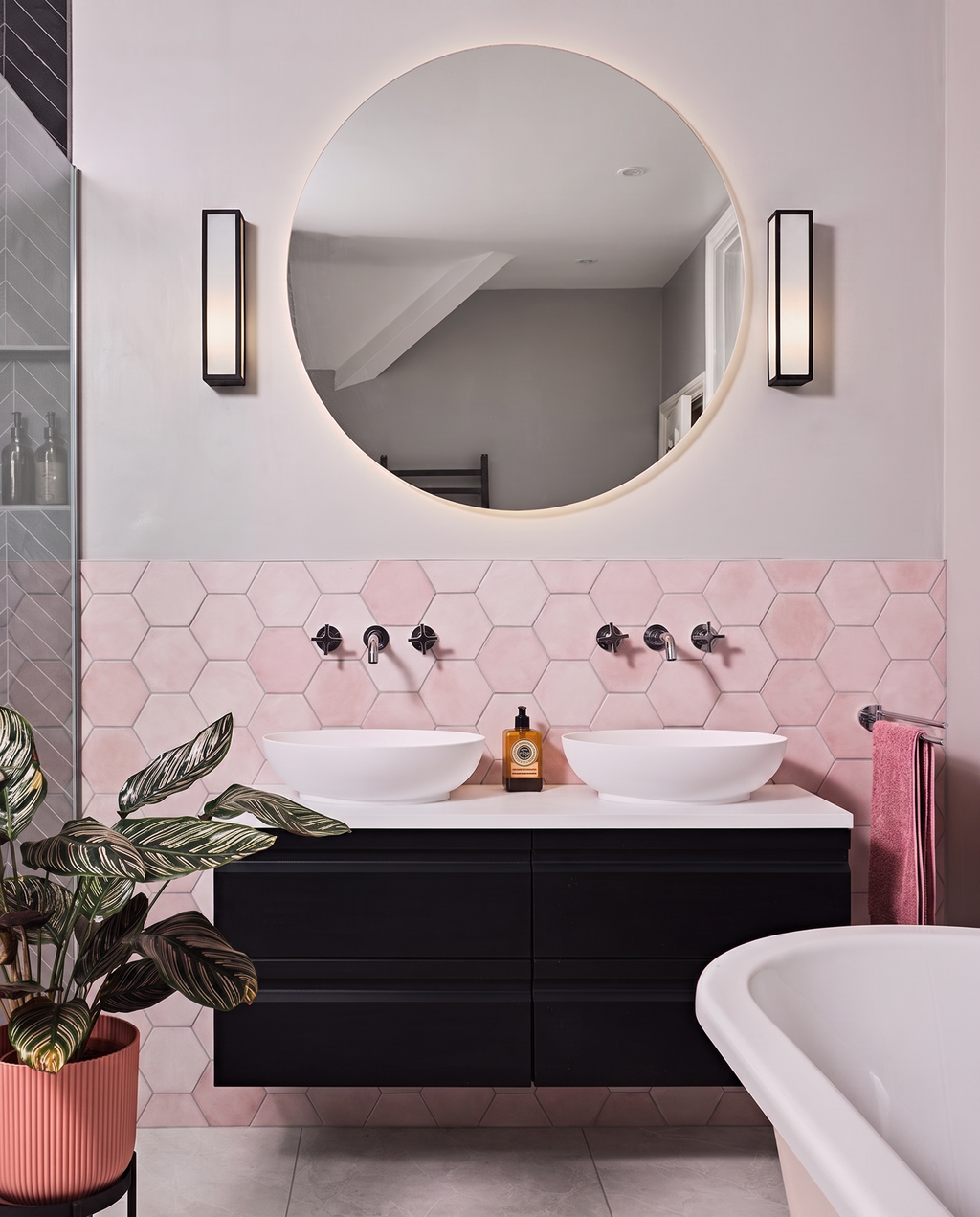 Medina Hexagon Porcelain Rosa
