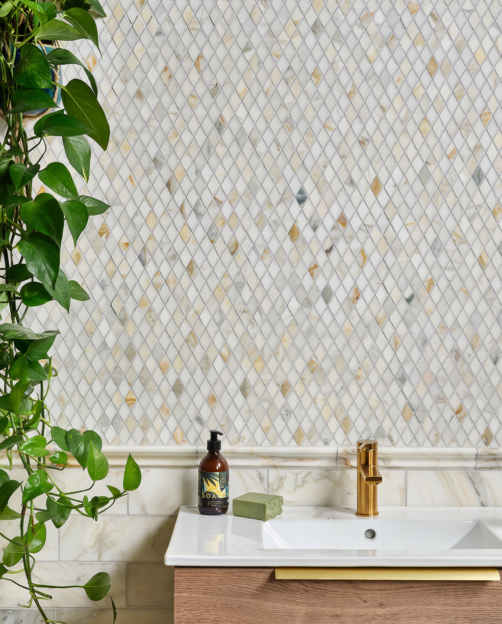 Palazzo Oro Honed Diamond Mosaic