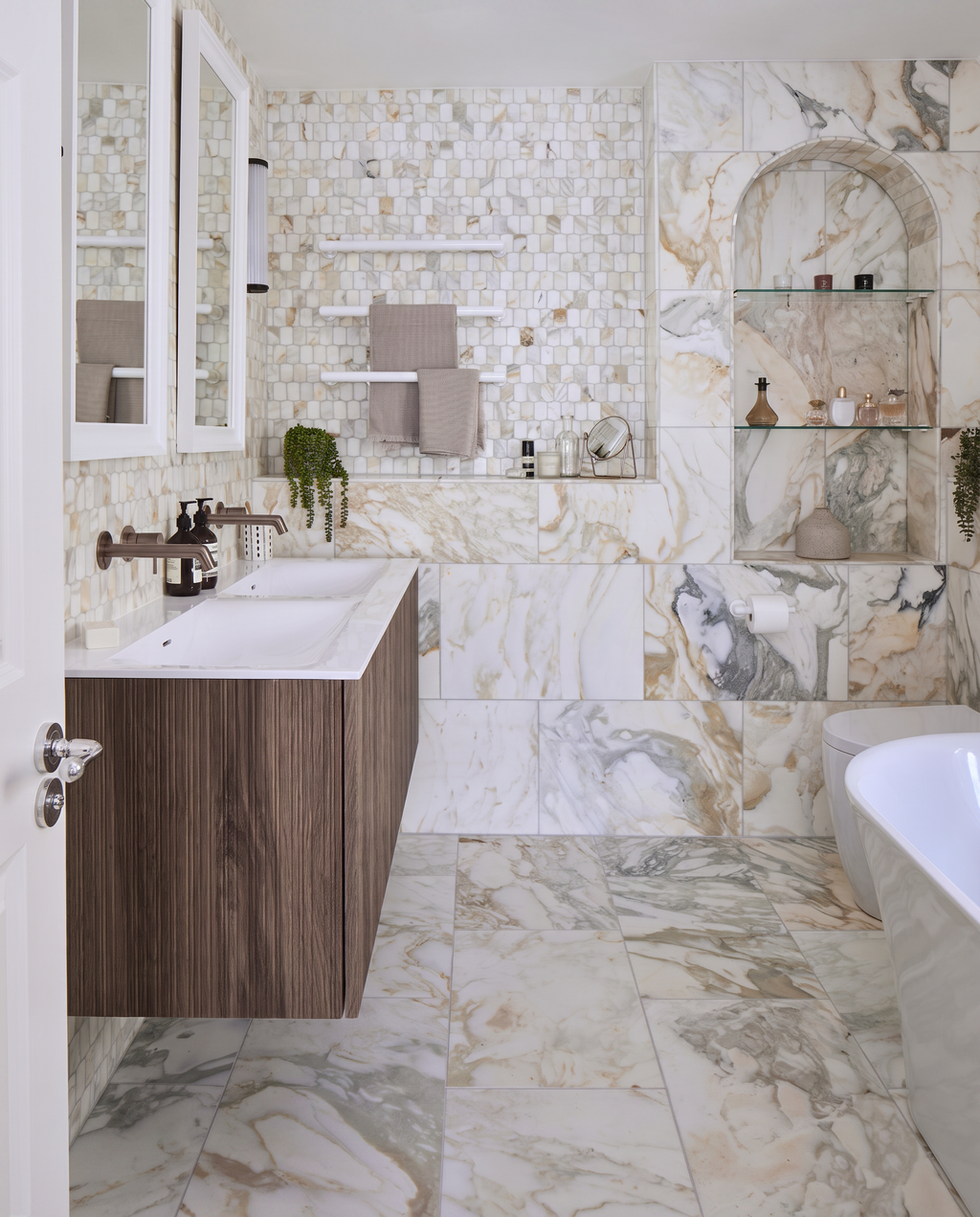 Palazzo Oro Honed Marble