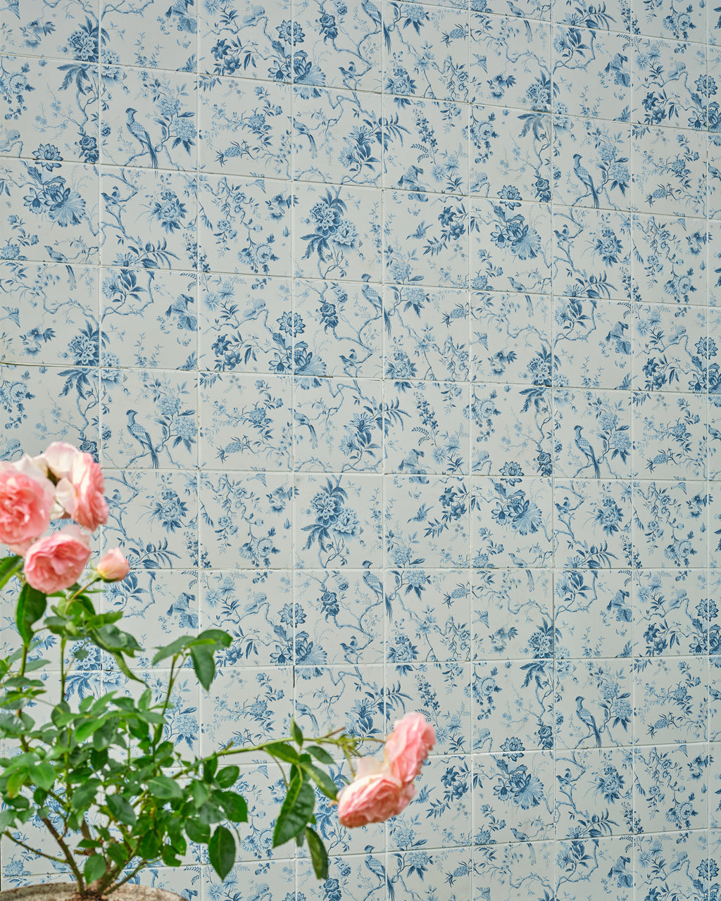 Sanderson - Pillemont Toile China Blue Mural Porcelain Pattern