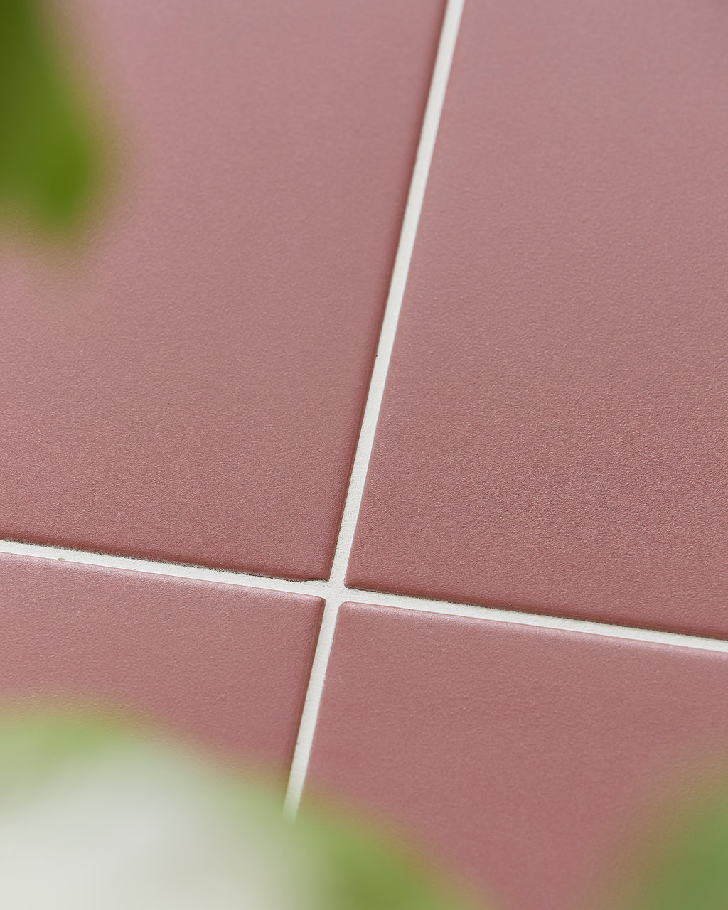 Sanderson - Plain Madder Porcelain