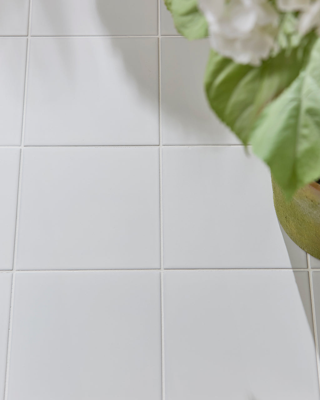 Sanderson - Plain Orchid White Porcelain