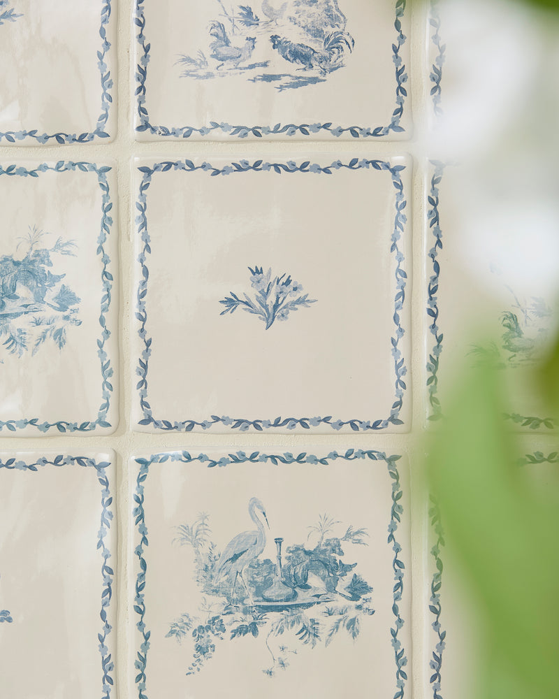 STUDIO Sanderson - Aesop's Fables Pottery Blue Decor