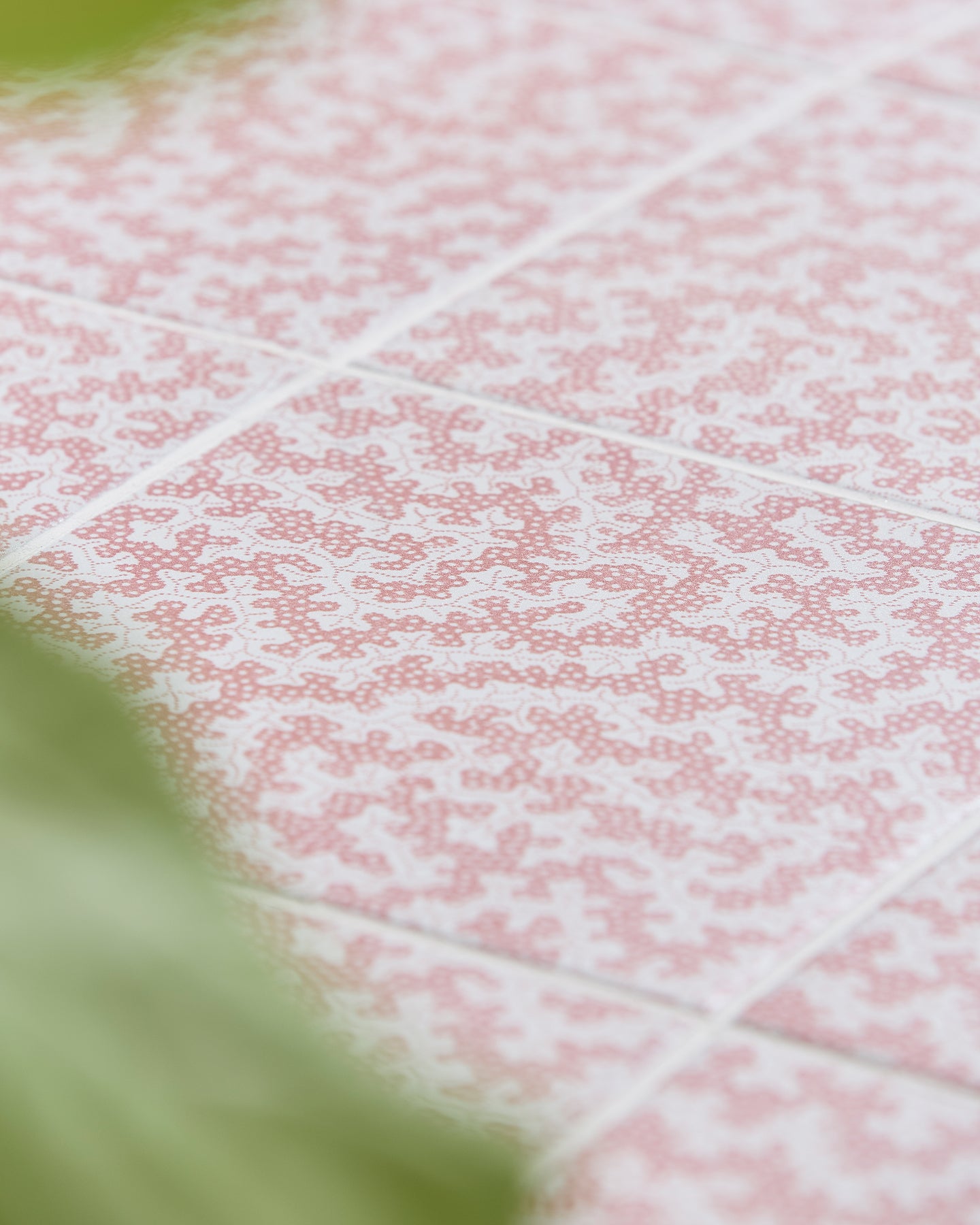 Sanderson - Truffle Madder Porcelain Pattern