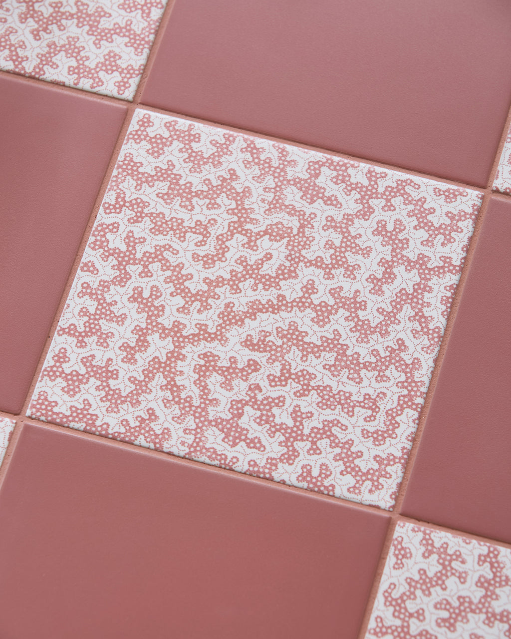 Sanderson - Plain Madder Porcelain