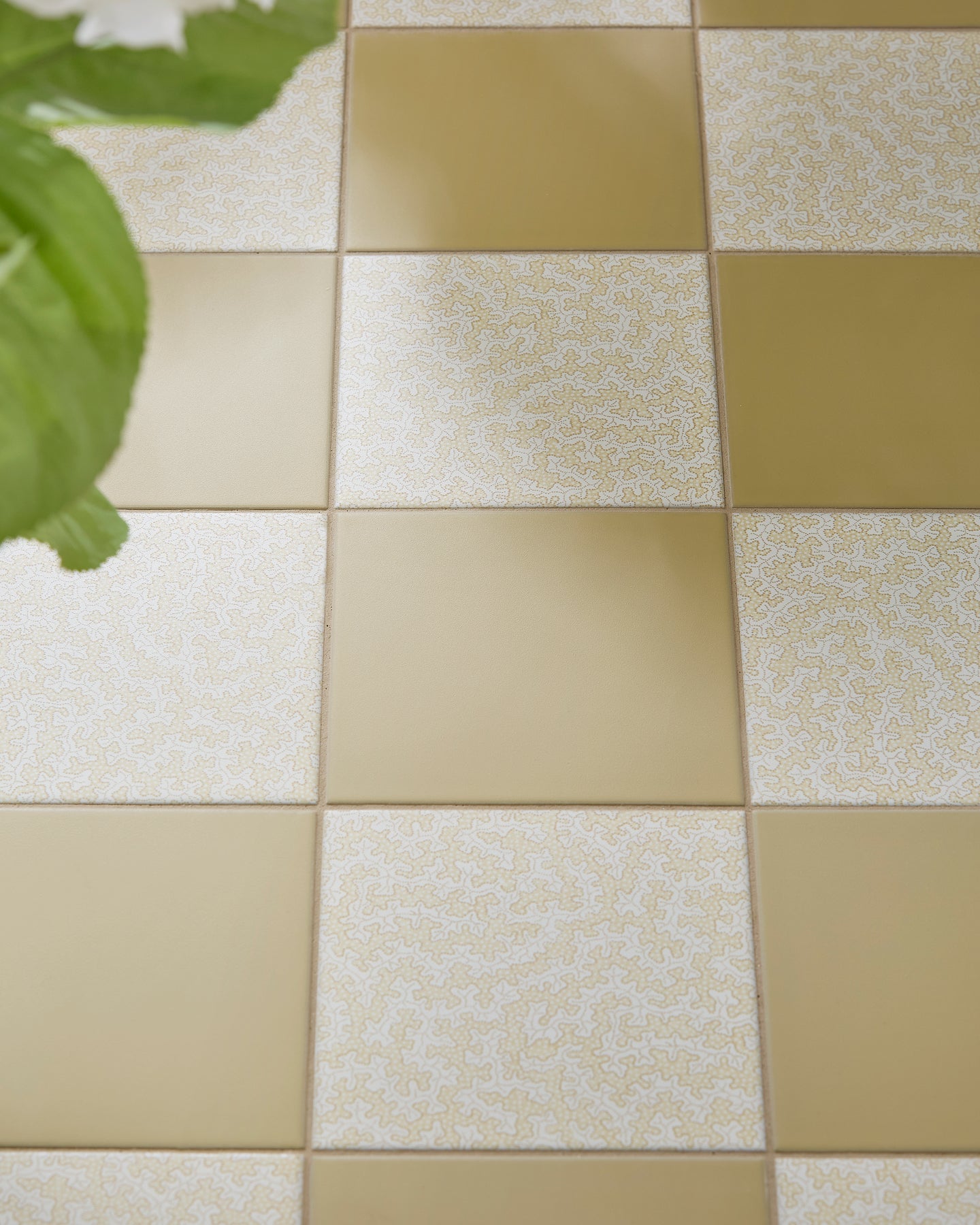 Sanderson - Plain Ochre Porcelain