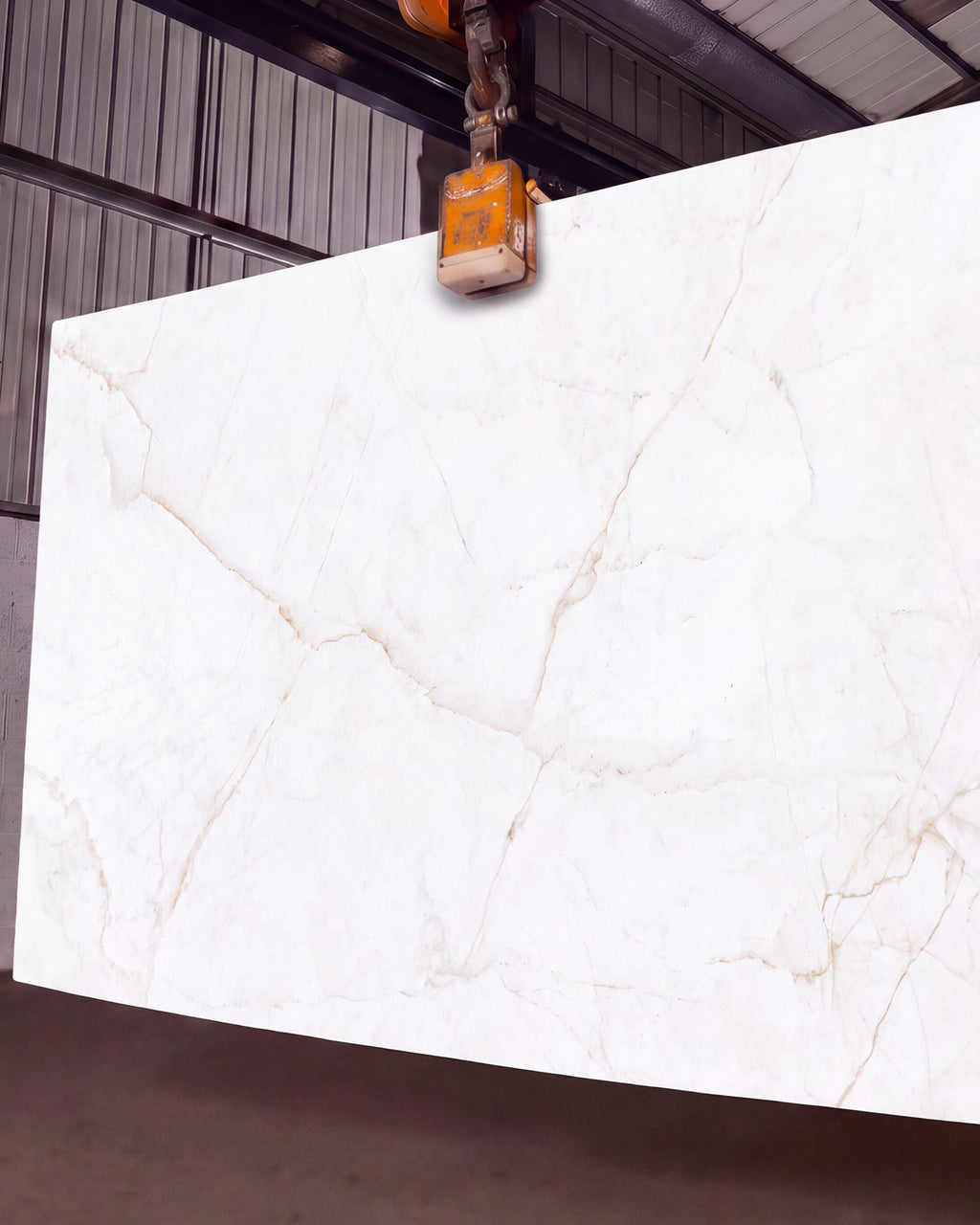 Sculpture Grande Porcelain Oro Slab