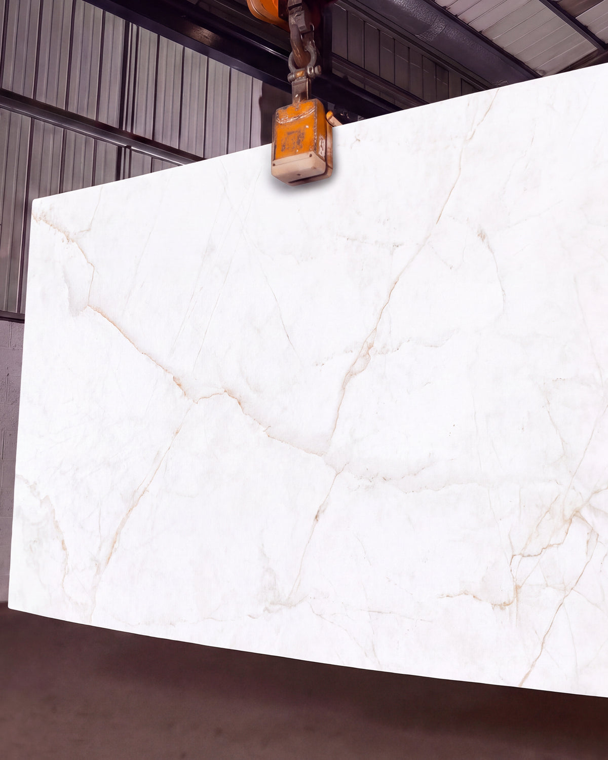 Sculpture Grande Porcelain Oro Slab