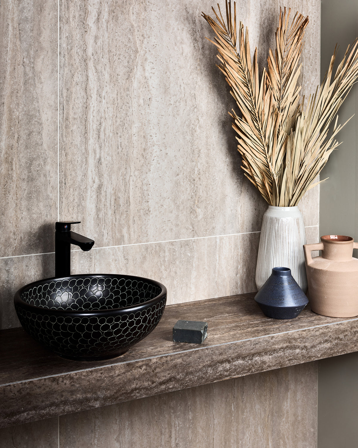 Sculpture Grande Porcelain Romano Veincut Dark Slab
