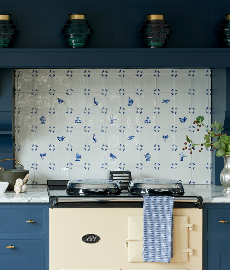 Dyrham Dairy Ceramic Oak Leaf Corner